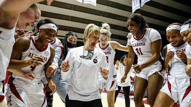 Kristy Curry with Team